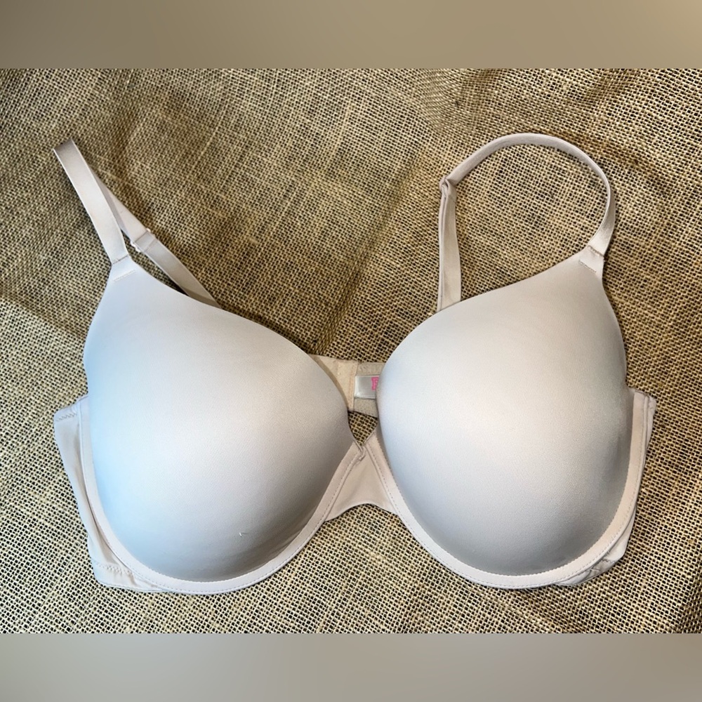 Victoria's Secret Cream T-Shirt Bra with Smooth Cups